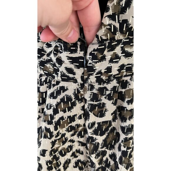 BNWT WALTER BAKER LEOPARD BLONDIE ASYMMETRICAL HEM TOP IN A MARKED SIZE XS - Picture 4 of 6